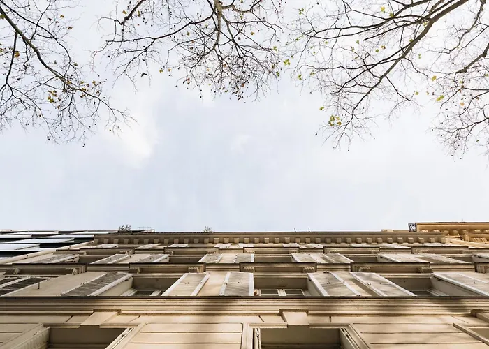 Modern 1 Bedroom Apartment near Eiffel Tower